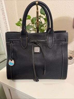 Vintage Dooney & Bourke east west Tassel Black Pebbled Leather Tote Bag